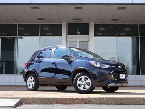 Midnight Blue 2022 Chevrolet Trax LT