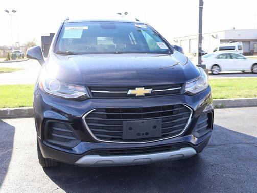 Midnight Blue 2022 Chevrolet Trax LT