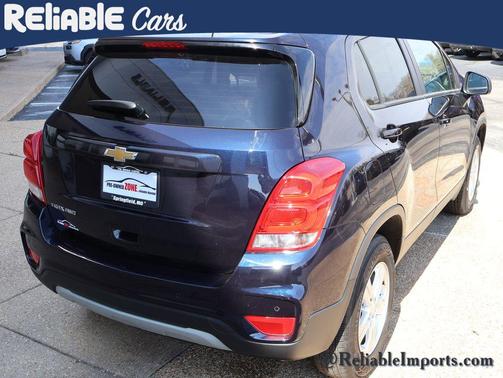Midnight Blue 2022 Chevrolet Trax LT