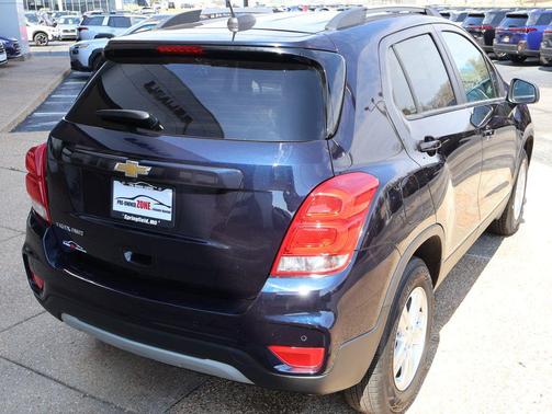 Midnight Blue 2022 Chevrolet Trax LT