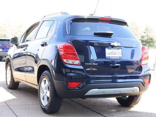 Midnight Blue 2022 Chevrolet Trax LT