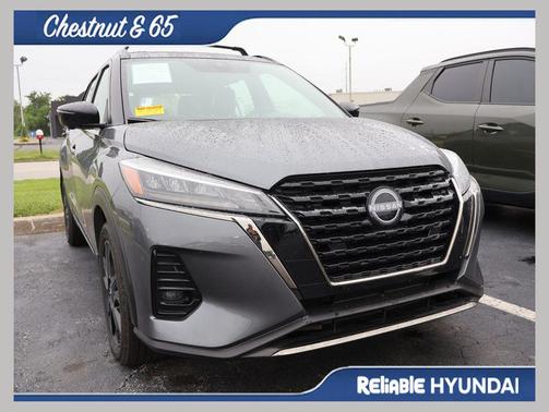 Gun Metallic 2024 Nissan Kicks SR