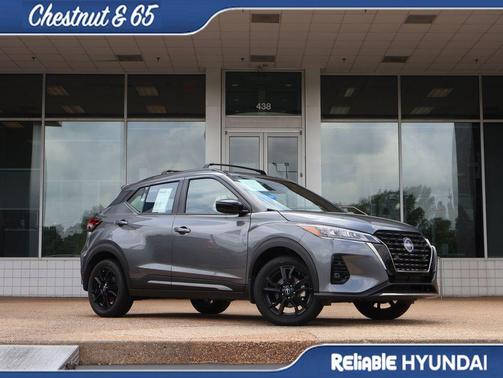 Gun Metallic 2024 Nissan Kicks SR