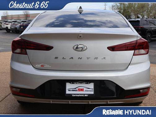 2019 Hyundai ELANTRA SEL
