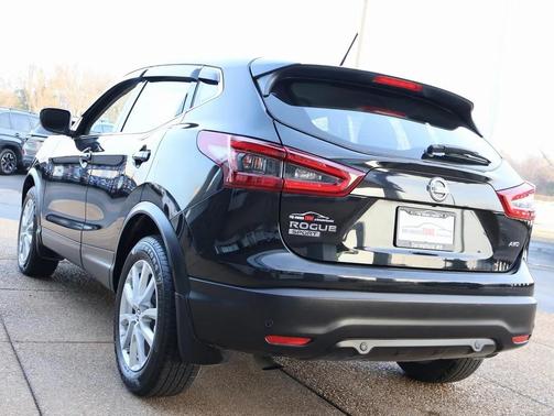 2022 Nissan Rogue Sport S