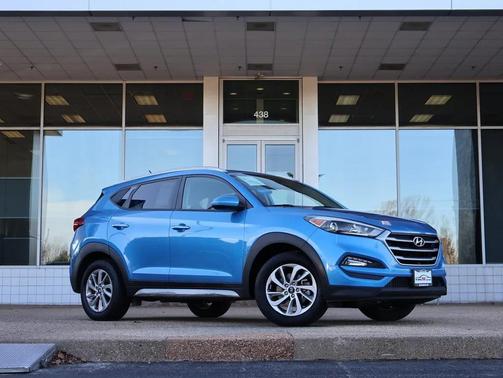 2017 Hyundai TUCSON SE