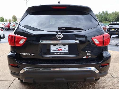 2019 Nissan Pathfinder SL