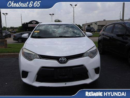 Super White 2015 Toyota Corolla LE