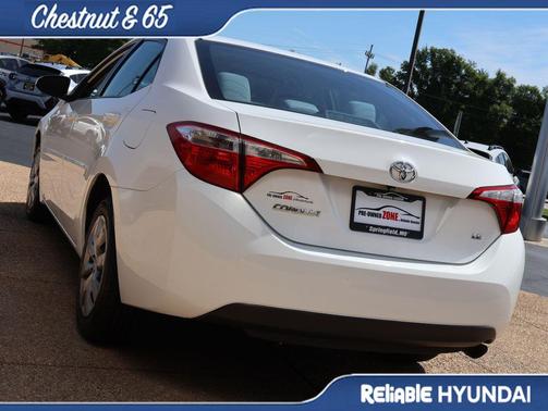 Super White 2015 Toyota Corolla LE