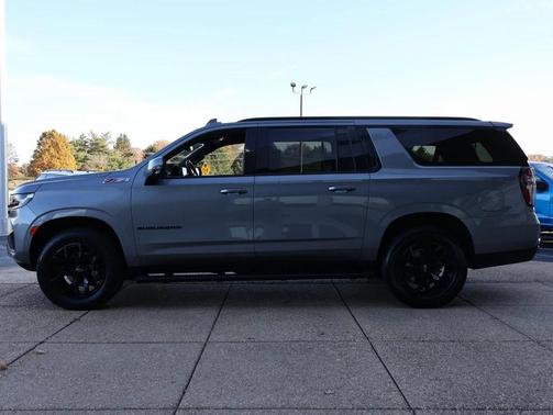 2022 Chevrolet Suburban 4WD Z71