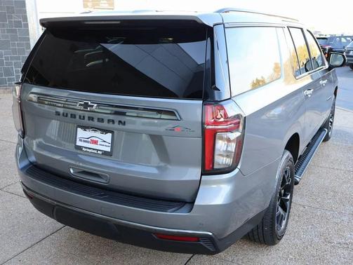 2022 Chevrolet Suburban 4WD Z71
