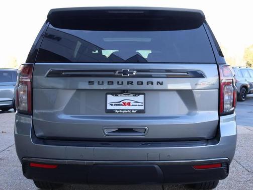 2022 Chevrolet Suburban 4WD Z71
