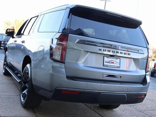 2022 Chevrolet Suburban 4WD Z71