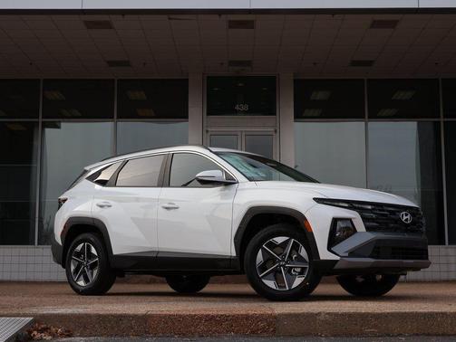 Serenity White Pearl 2026 Hyundai TUCSON SEL Premium