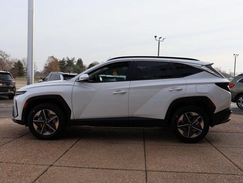 Serenity White Pearl 2026 Hyundai TUCSON SEL Premium