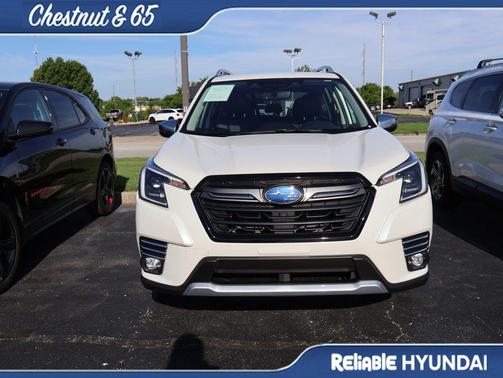 Crystal White Pearl 2023 Subaru Forester Touring