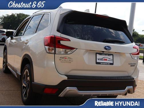 Crystal White Pearl 2023 Subaru Forester Touring