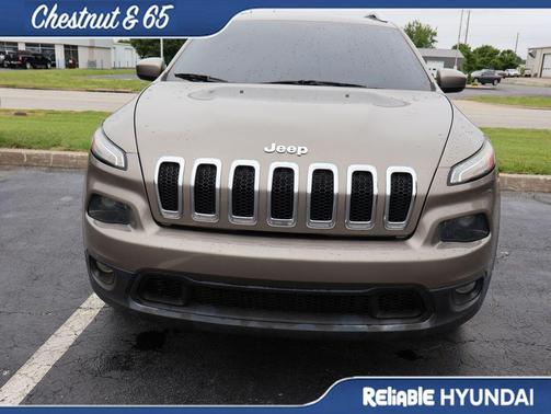 Light Brownstone Pearlcoat 2017 Jeep Cherokee Latitude