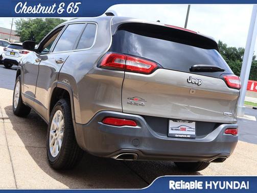 Light Brownstone Pearlcoat 2017 Jeep Cherokee Latitude
