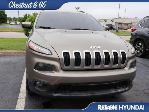 Light Brownstone Pearlcoat 2017 Jeep Cherokee Latitude