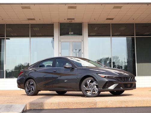 Amazon Gray 2026 Hyundai ELANTRA Limited