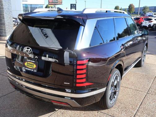 Galaxy Maroon Pearl 2027 Hyundai PALISADE Limited 7P