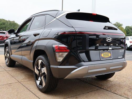 Abyss Black Pearl 2026 Hyundai KONA Limited