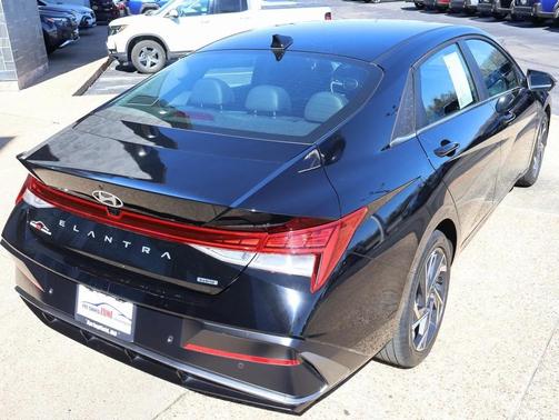 2024 Hyundai ELANTRA HEV Limited