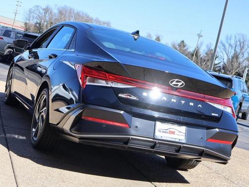 2024 Hyundai ELANTRA HEV Limited