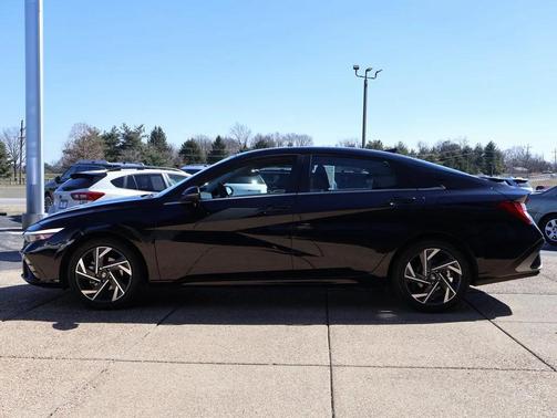 2024 Hyundai ELANTRA HEV Limited