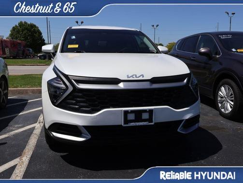 Snow White Pearl 2023 Kia Sportage LX