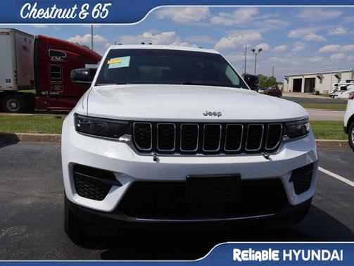 2023 Jeep Grand Cherokee Laredo