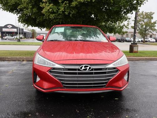 2019 Hyundai ELANTRA SE