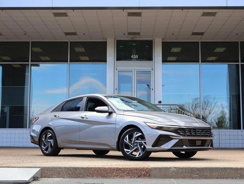 2025 Hyundai ELANTRA SEL