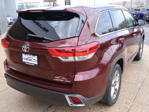 Ooh La La Rouge Mica 2017 Toyota Highlander Limited