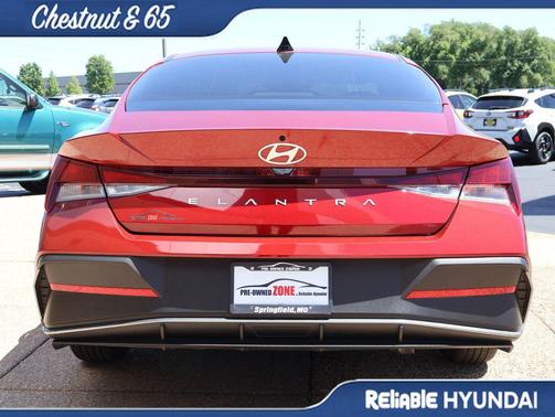 Ultimate Red 2025 Hyundai ELANTRA SE