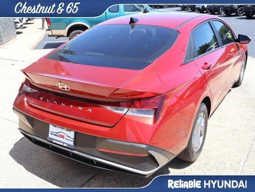 Ultimate Red 2025 Hyundai ELANTRA SE