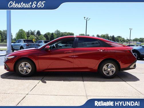 Ultimate Red 2025 Hyundai ELANTRA SE