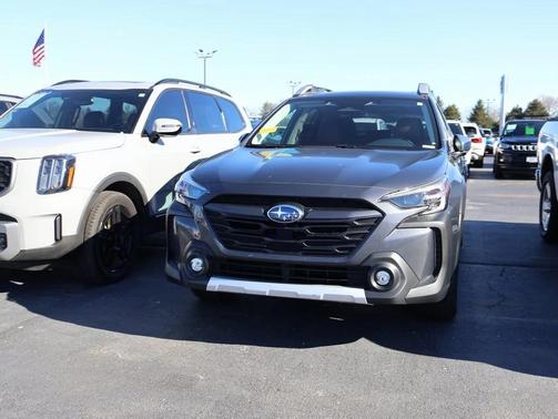 2023 Subaru Outback Touring