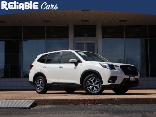 Crystal White Pearl 2023 Subaru Forester Premium