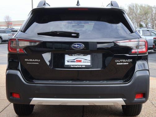 Crystal Black Silica 2023 Subaru Outback Limited