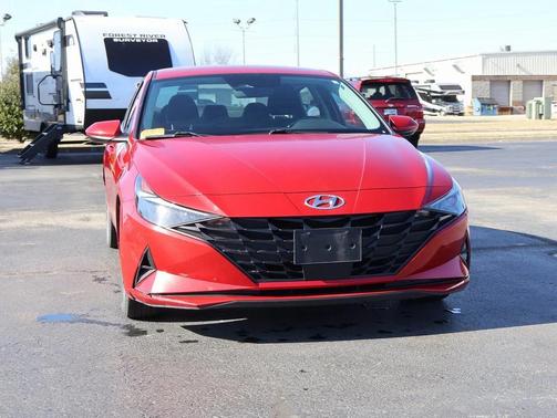 2021 Hyundai ELANTRA SEL