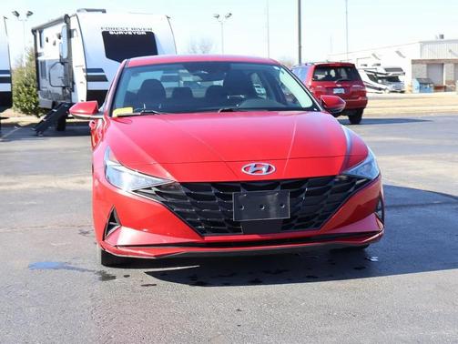 2021 Hyundai ELANTRA SEL