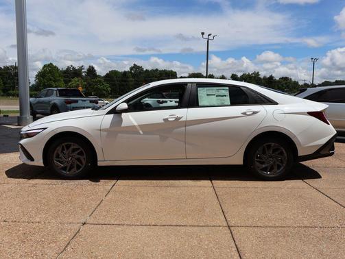 Serenity White Pearl 2026 Hyundai ELANTRA HEV Blue