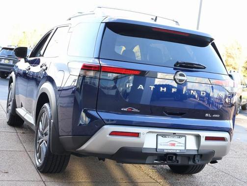 2024 Nissan Pathfinder SL 4WD