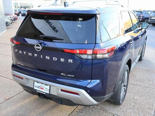 2024 Nissan Pathfinder SL 4WD
