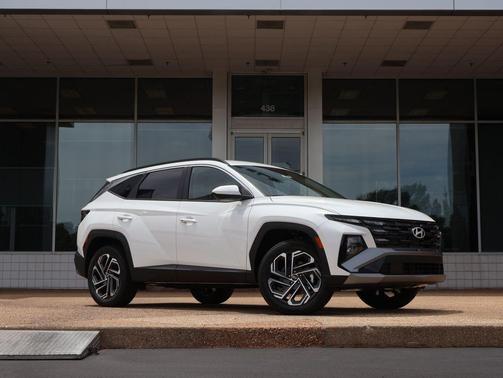 Serenity White Pearl 2026 Hyundai TUCSON SEL Plus