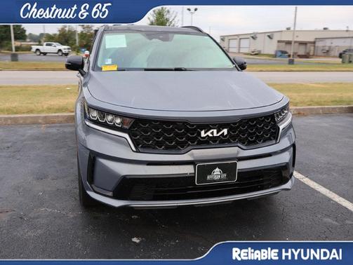 Everlasting Silver 2023 Kia Sorento S