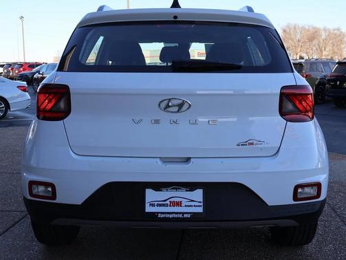 2022 Hyundai VENUE SEL