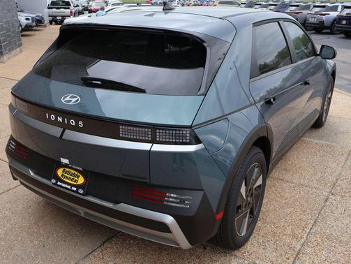 Digital Teal 2026 Hyundai IONIQ 5 SE